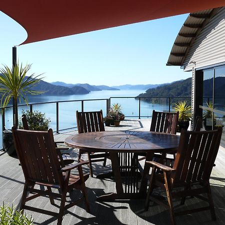 Okiwa Bay Lodge Picton Exterior foto