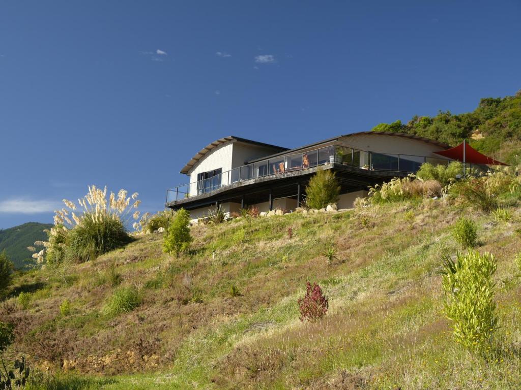 Okiwa Bay Lodge Picton Exterior foto