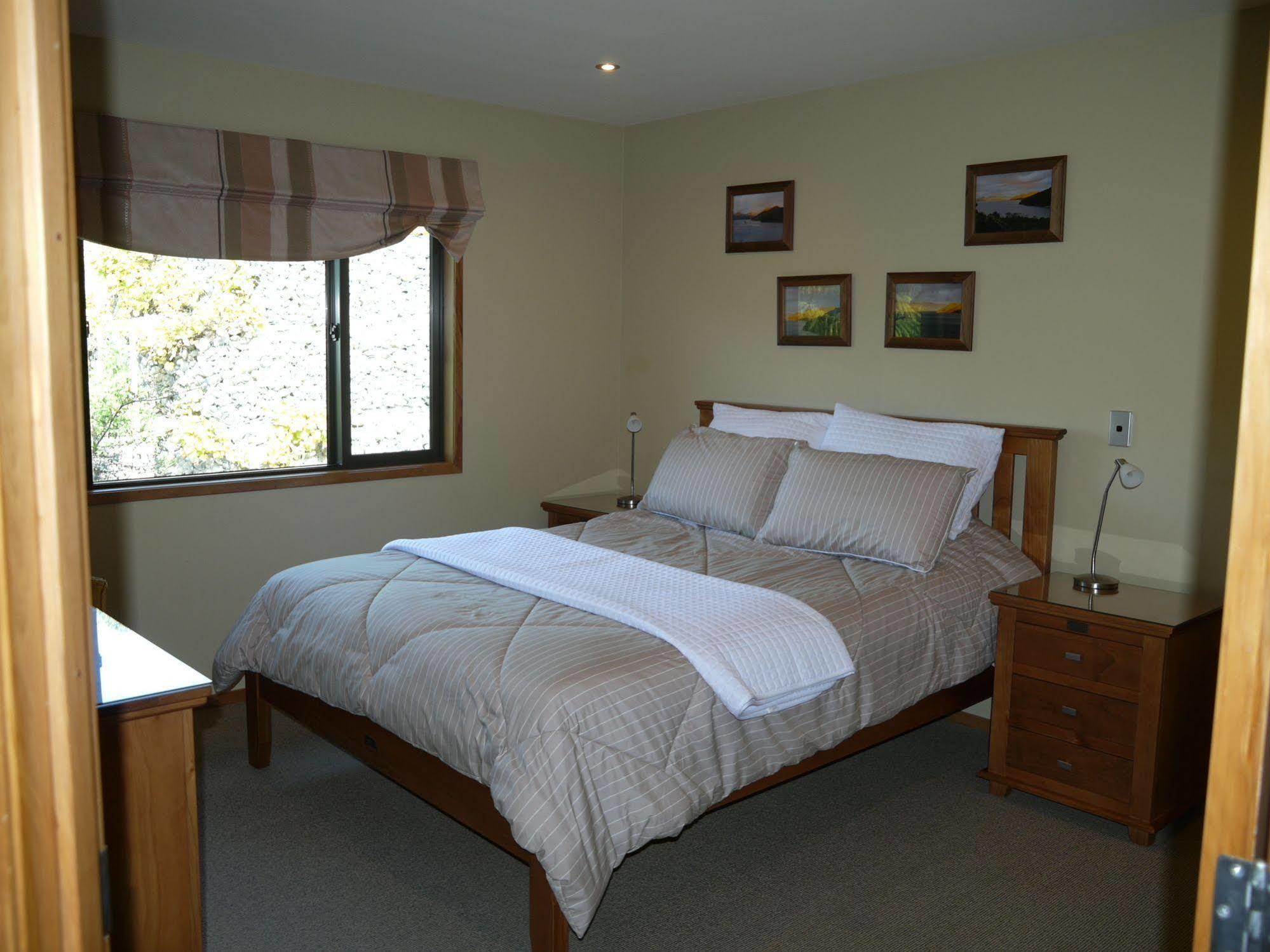 Okiwa Bay Lodge Picton Exterior foto