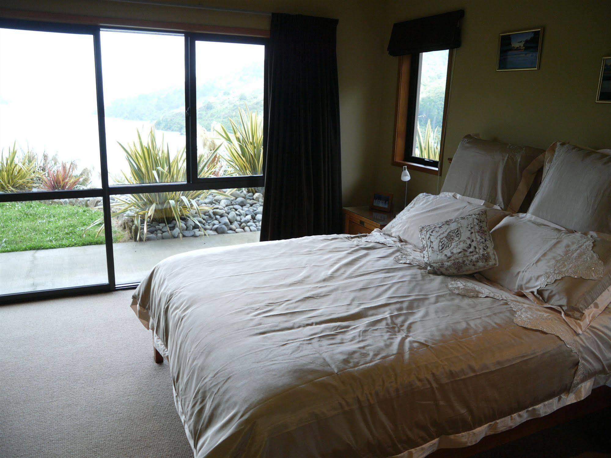 Okiwa Bay Lodge Picton Exterior foto