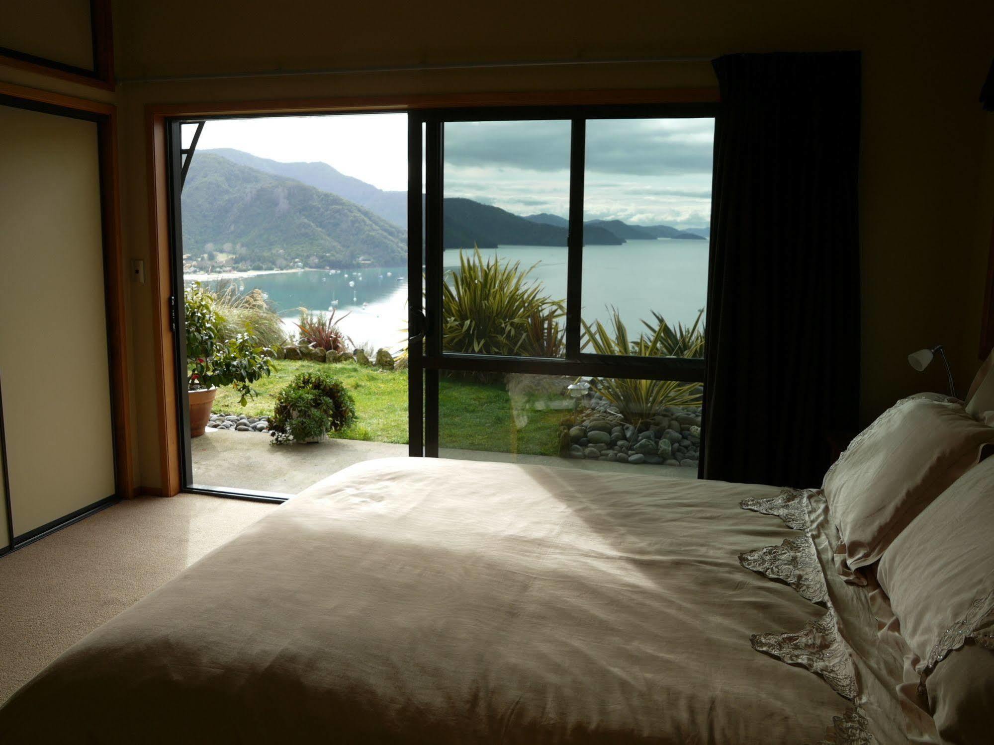Okiwa Bay Lodge Picton Exterior foto