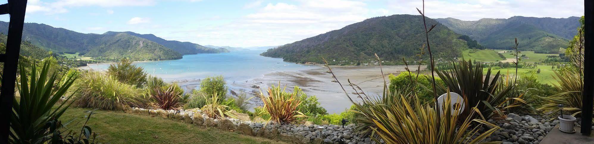 Okiwa Bay Lodge Picton Exterior foto